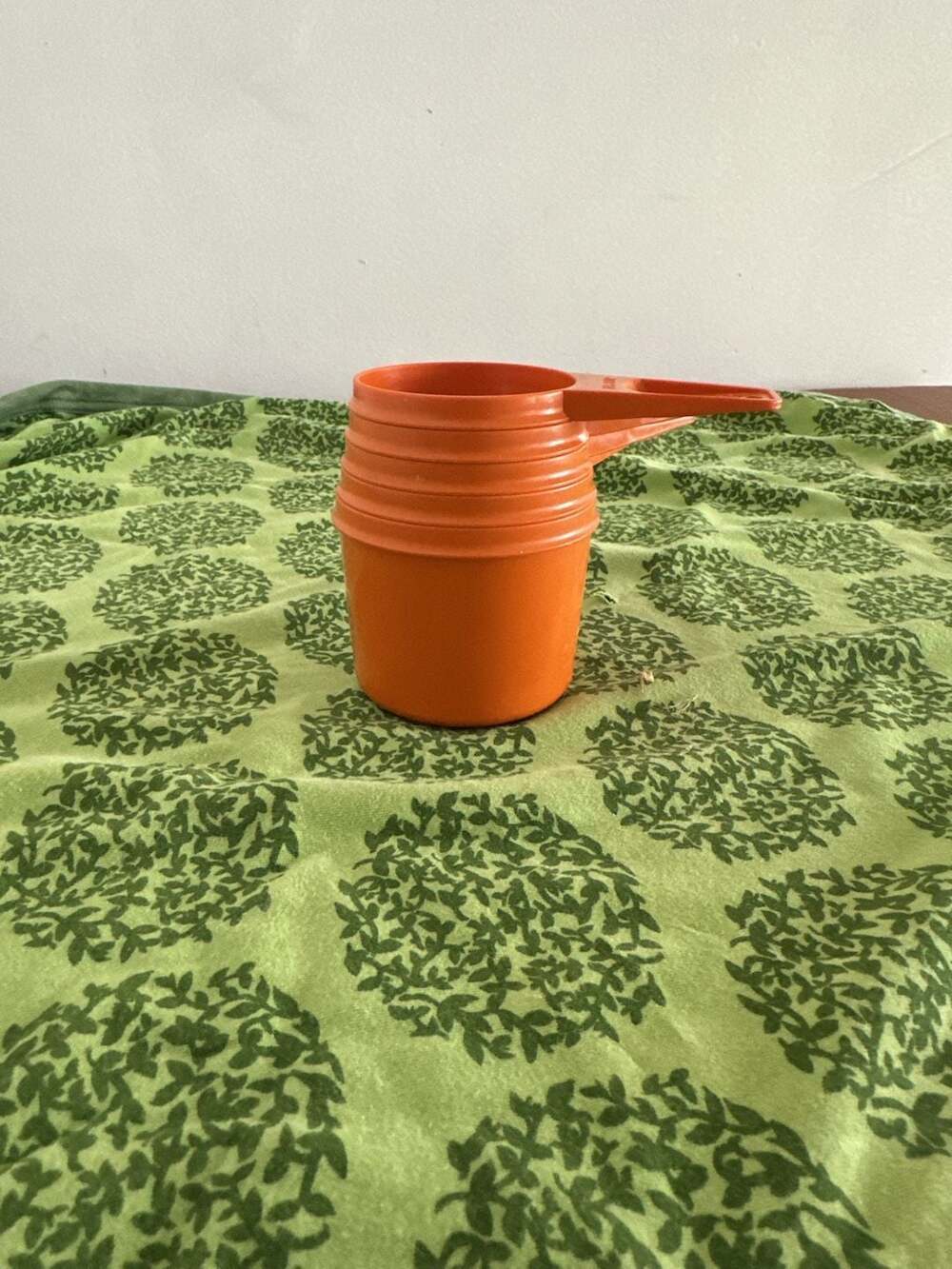 Vintage Tupperware Measure Mates: 5-piece Nesting Measuring Cups, Chili Red - ,